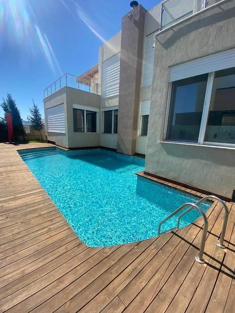 Villa Luxueuse Avec Piscine contacts